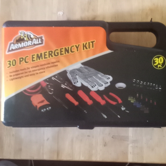 Emergency Kit - Picture 1 of 1